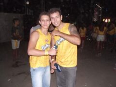 Oktober 10 Anos